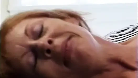 Azgın Olgun Kadın Sikişmeden Önce Kocasını Baştan Çıkarıyor