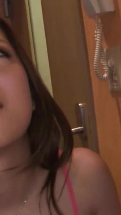 Minyon kız öğrenci kıllı amını öğretmenine gösteriyor | Klip 3