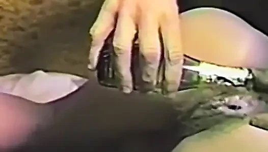 Sarışın orta yaşlı seksi kadının yaramaz ev videosu