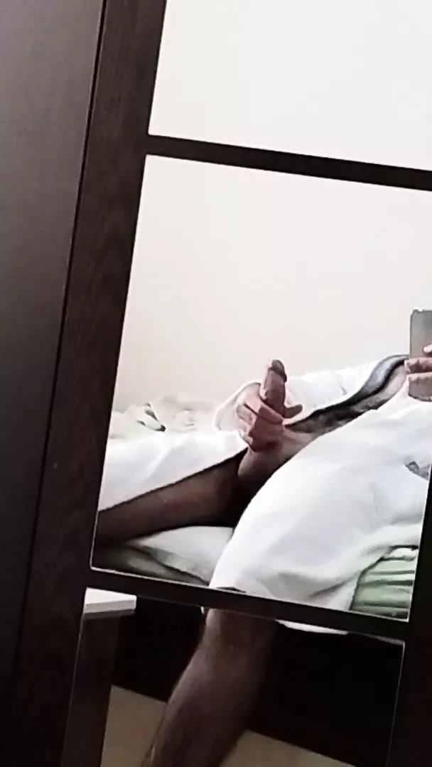 Büyük horoz okşama oturum sonra duş