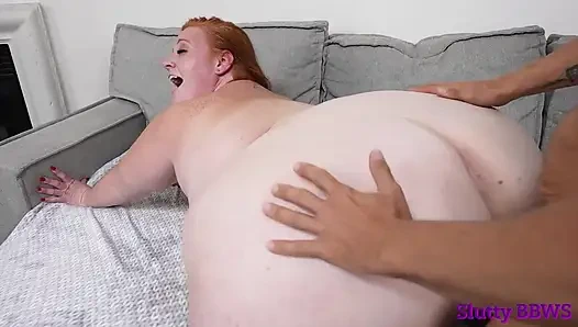 Sluttybbws - Karla Lane uzman yarak emme becerilerini sergilemek için kapınıza geliyor