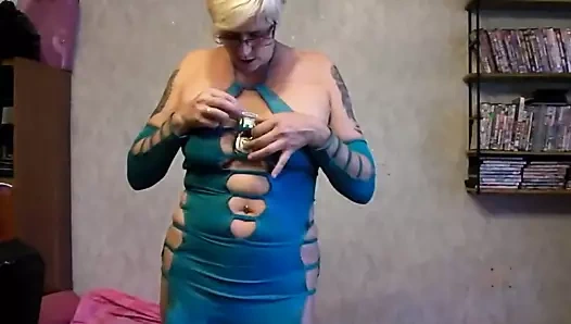 Tahta terliklerle minibüs kırma