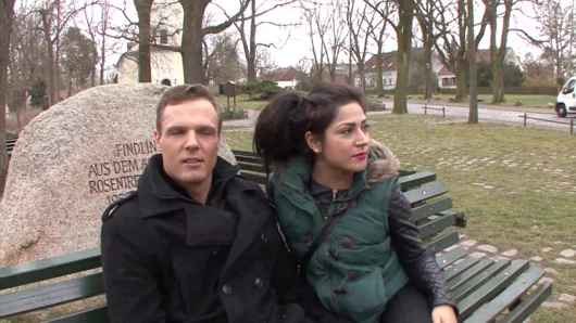 Aşık esmer kadın sert sikiliyor