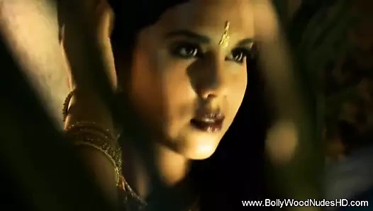 Hindistan'ın ışığında yanıp sönüyor