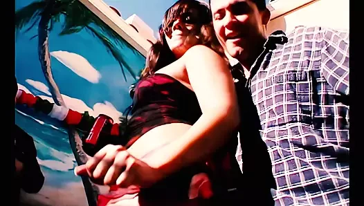 Marisol latin sikişmeye ve yutmeye inanan yaşlı bir sürtük