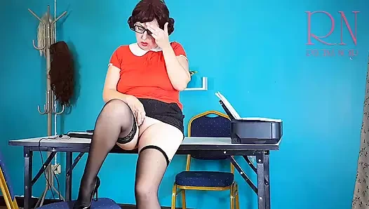 sexretary hayır külot sekreter ile turuncu elbise cam içinde the ofis c1