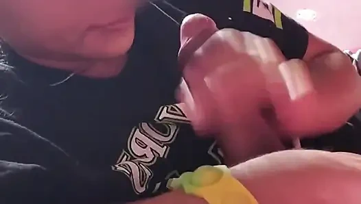 Beni ağzına boşaltıyor