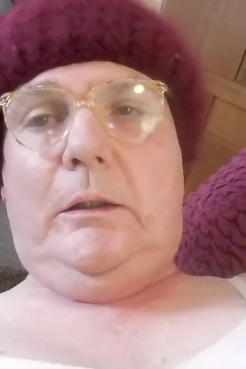 Andreas Masturbiert Als Crossdresser