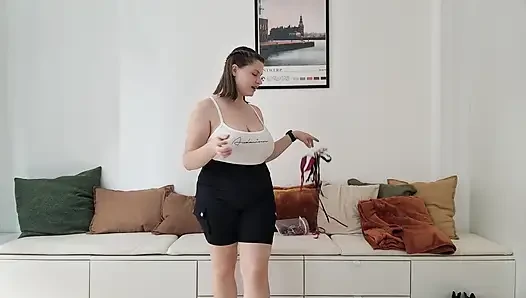 Ücretsiz mikro bikini denemesi - hangi renk en iyi görünüyor?
