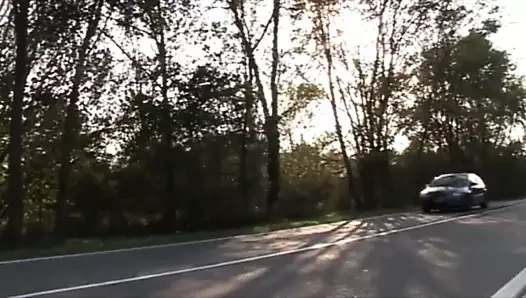 Rol yapma – kızı üvey babasının odasına gelir ve yatakta ona katılır