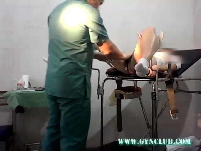 Bir jinekolog ile kısa muayene