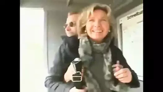 Charming milf ve garip Alman adam