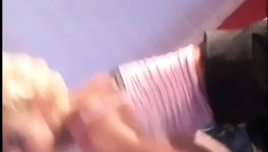 Harika ateşli orta yaşlı seksi kadınlar gece kulübünün melekleri
