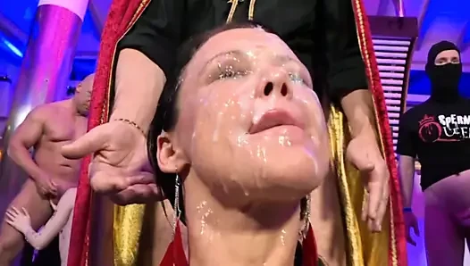 Yutma seven genç sürtükler için porno festivalinde çılgın grup seks