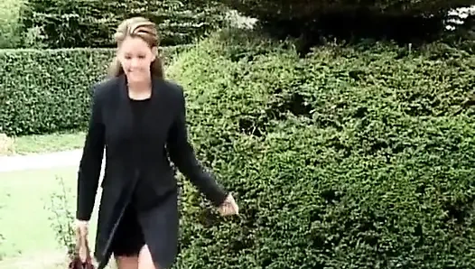 Fransız yaramaz lezbiyenler oyuncakla oynuyor