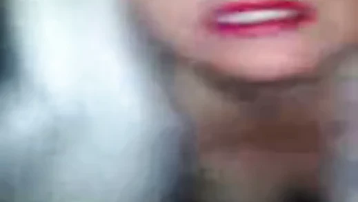 Seksi sarışın döl düşkünü sürtük büyük siyah yarağı sikiyor