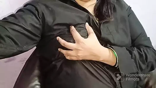 Hintli yalnız kız seks yapıyor