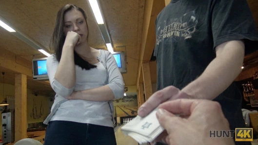 Hunt4k. bowling oyunu sıkıcı, ama genç tatlı ile seks değil