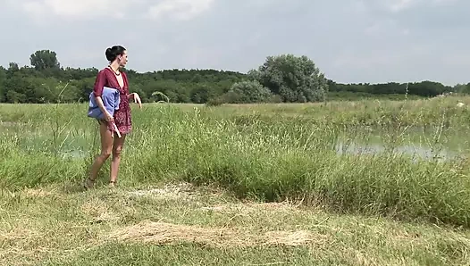 Sıkı götümü göl kenarında esnet