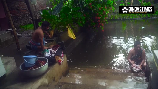 Desi dhoban yenge ko pani beni gira ke khub choda ( hintçe ses )
