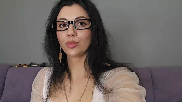 Отец прислал свою шлюху вместо репетитора.