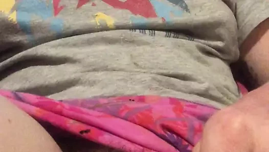 Benzersiz anne her gün bunu yaparken saatlerini kaybedebilir! Bunu başka birinin yapmasını tercih ederdi.