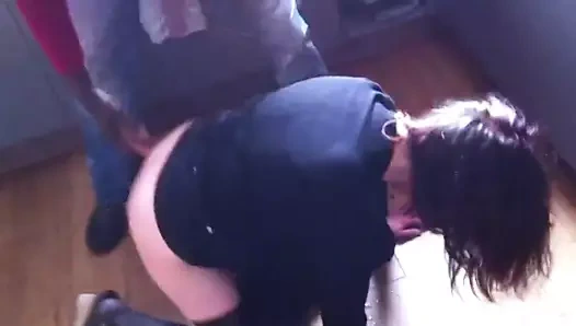 Esclave bukkake amatör en iyi soumise bull çete patlama boşalmak memeler