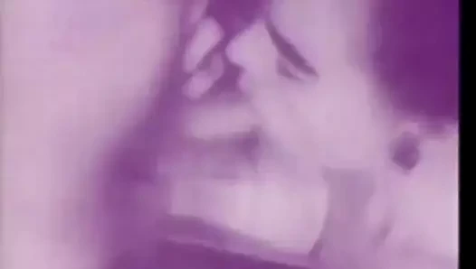 Teen'in ağzı iki horoz ile dolu (1940'larda vintage)