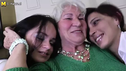 Anneanne norma sikikleri iki genç lezbiyen kızlar