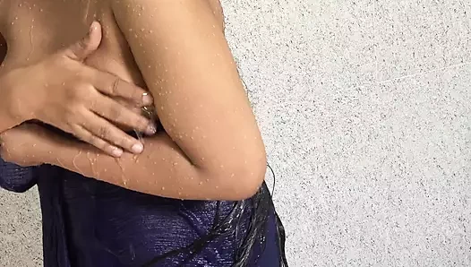 Tamil beautyfull Huge boob tits girl bathing full scence first