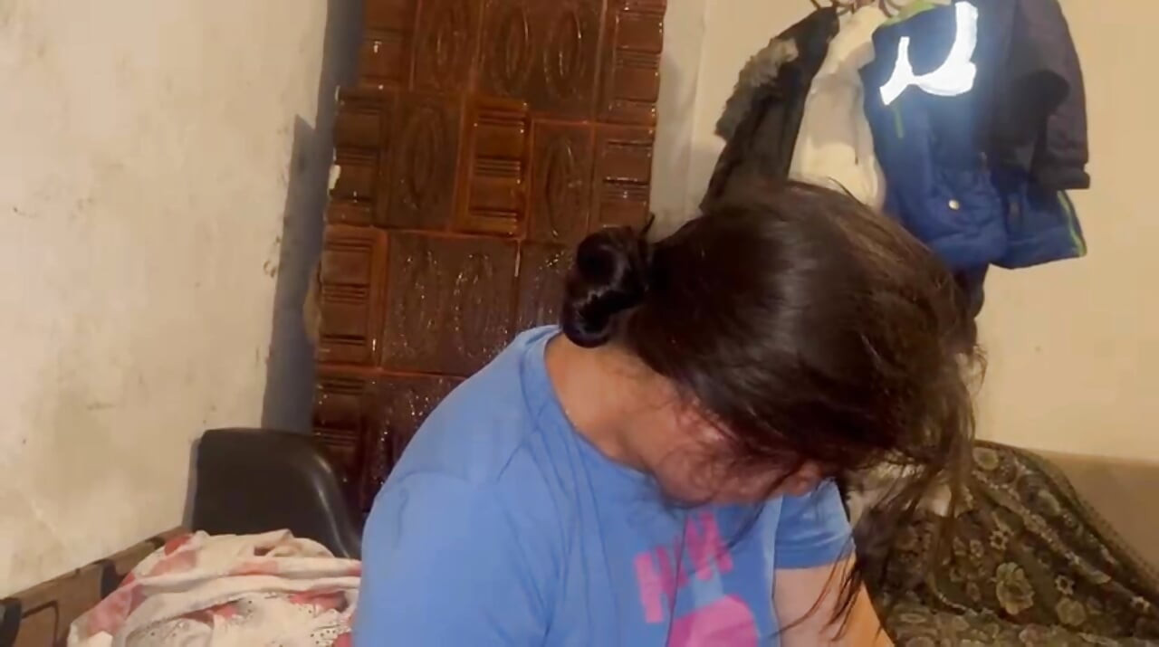 Üvey babamın olduğu tek ev, bütün gün ağzımı emmek ve hepsini yutmak için kullanıyor