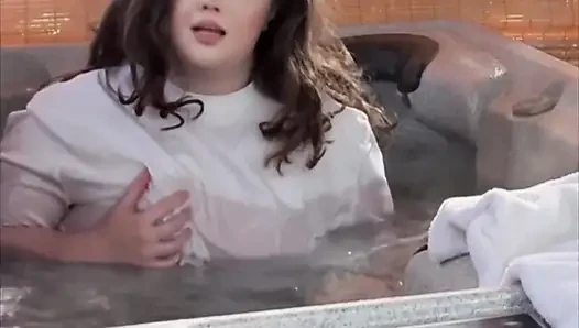 Jakuzide masterbating