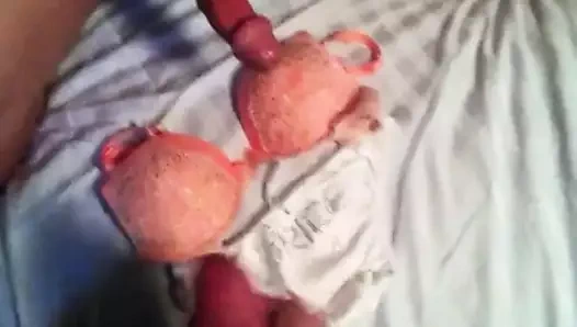 Karısının külotuna boşalmak