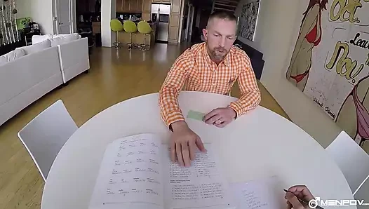 Menpov iki azgın adam büyük yüze boşalma ile sikişiyor