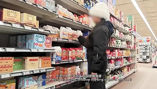 Asyalı tanrıçayı evinde sikiyor ve yoğun orgazmla boşalıyor