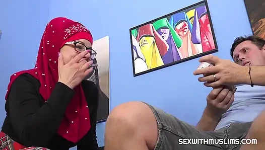 Kadın sert yarağını bekleyemiyor