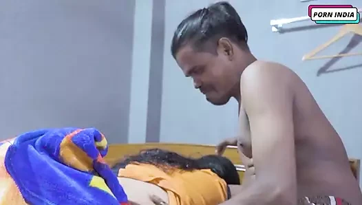 Azgın koca ofise gitmeden önce karısını sikmek istiyor