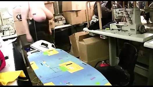 Moskova kızlarının çok büyük göğüsleri var.mp4