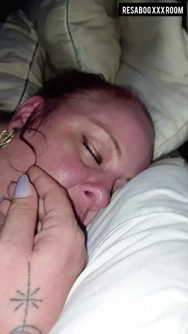 Resaboo ve masterfloyd ıslak 💦 amcık karışık !!