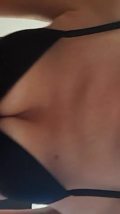 Эмоциональный момент из "Без контроля кримпай для Audrey His"