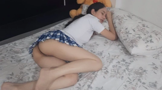 Liseli kız üvey kızımı büyük göğüsler ile becerdim