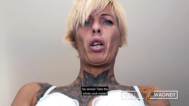 Ateşli yaraksız orta yaşlı seksi kadın Vicky Hundt'ı sikmek kolay! WOlf Wagner