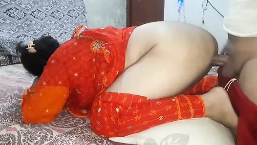 Kraliçe yenge aj sad thi q ka yenge ka kocası yenge ko time nhi datay tha için dever ne ateşli yenge ki yardım ke veya yenge ko choda