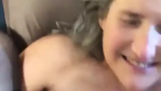 Ateşli orta yaşlı seksi kadın götten sikiliyor ve dölleniyor olgun nine 60 yaşındaki anal