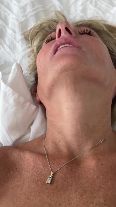 Волнующий момент из "Моя жена испытывает многократные оргазмы с аналом".