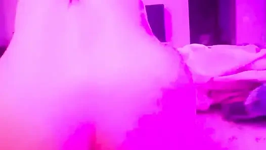 Çinli striptizci nefis Jimmy'nin gevşek amına boşalana kadar ters kovboy kız tarzına biniyor