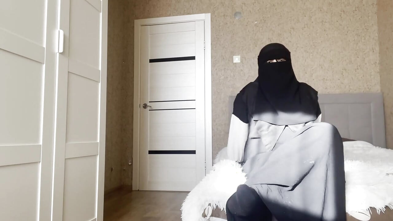 Külotlu çoraplı büyük götlü Arap üvey anne