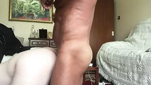 John lozza'yı hem onu ​​hem de onu seviyor.