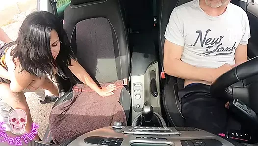 Güpegündüz arabada, domalma macerası