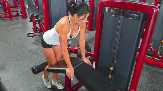 Seksi fitness bebeği Zephy artı terli ayak ibadeti (pov)